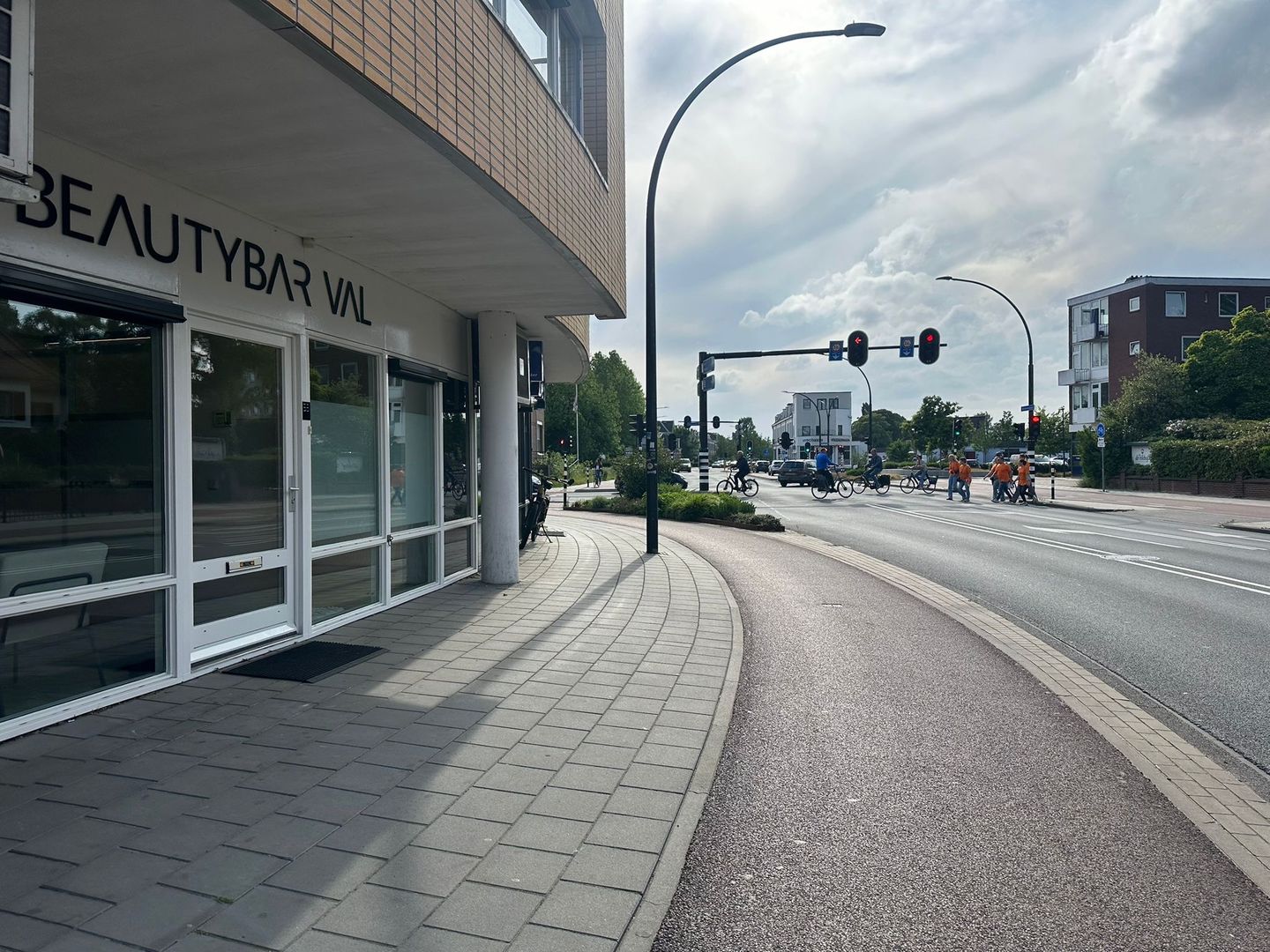 View photo 2 of Deldenerstraat 53