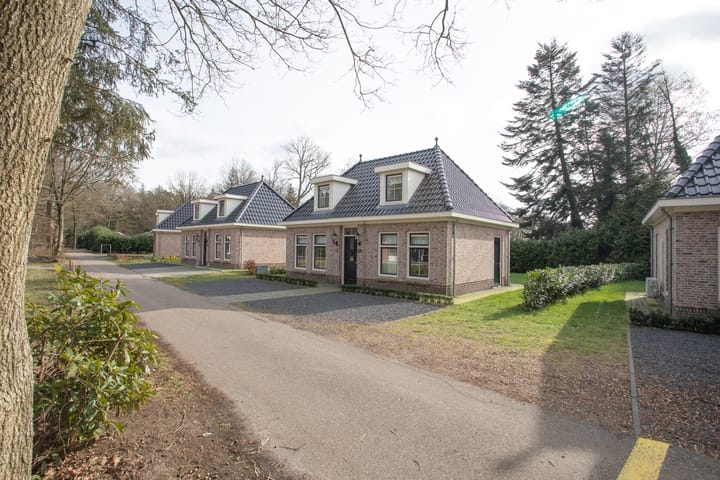 Photo 2 of Bruine Hoopsweg 6-AZH70