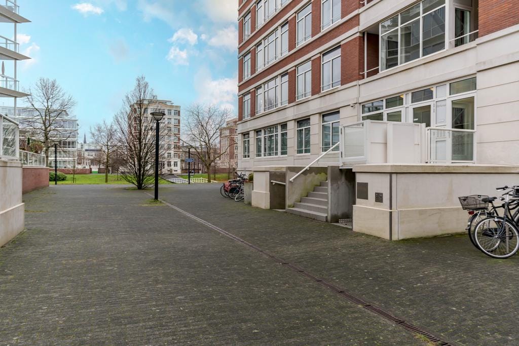 Foto 2 van Burgemeester De Monchyplein 227