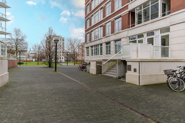 Foto 2 van Burgemeester De Monchyplein 227