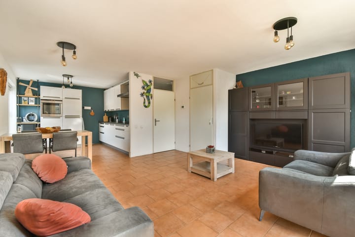 Photo 2 of Mina Krüseman-erf 184