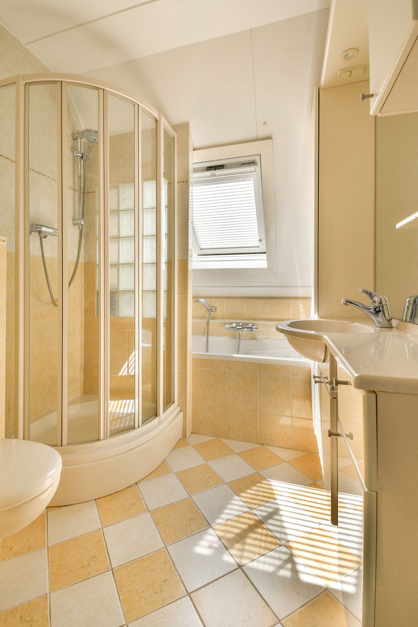 Foto 21 van Mina Krüseman-erf 184