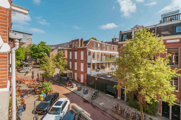 Foto 11 van Brederodestraat 4-2