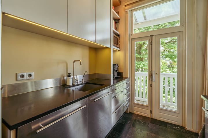 Foto 22 van Brederodestraat 4-2