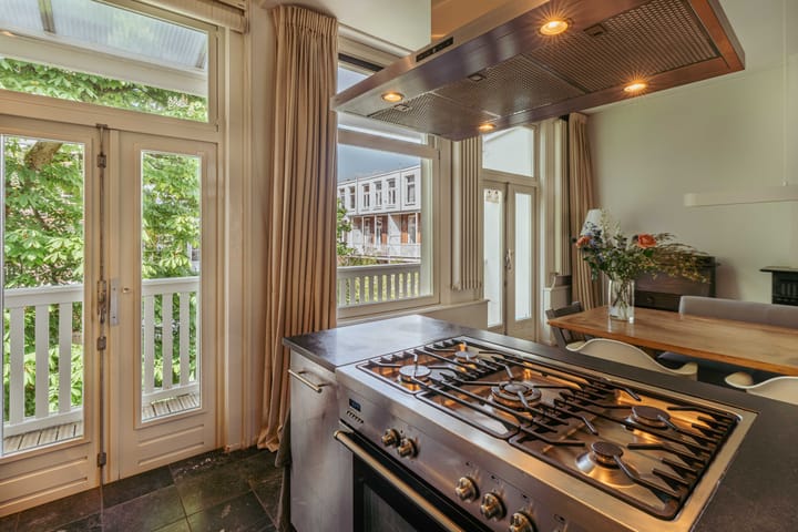 Foto 21 van Brederodestraat 4-2