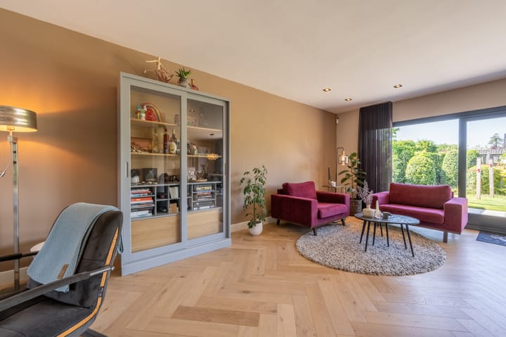 Foto 12 van van Limburg Stirumlaan 13