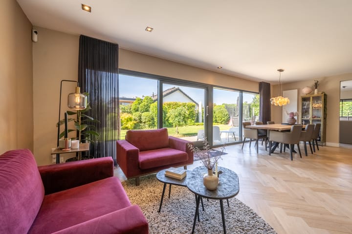 Foto 13 van van Limburg Stirumlaan 13