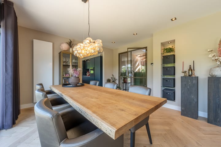 Foto 19 van van Limburg Stirumlaan 13