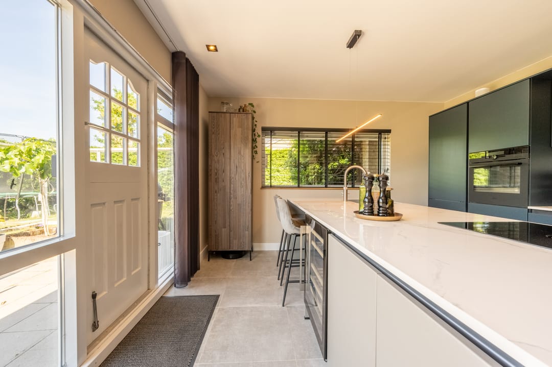 Foto 22 van van Limburg Stirumlaan 13