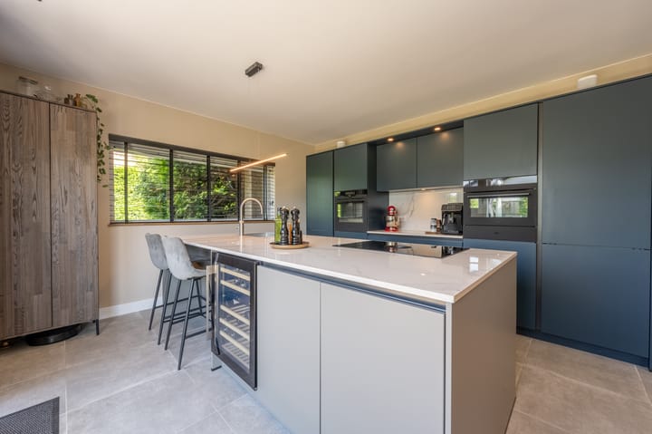 Foto 23 van van Limburg Stirumlaan 13