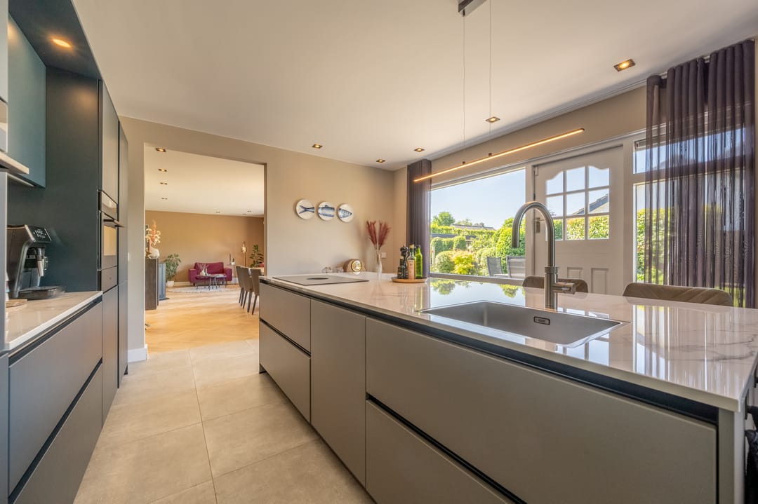 Foto 26 van van Limburg Stirumlaan 13