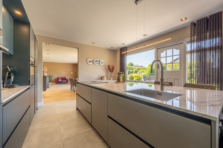 Foto 26 van van Limburg Stirumlaan 13