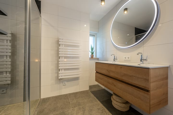 Foto 32 van van Limburg Stirumlaan 13