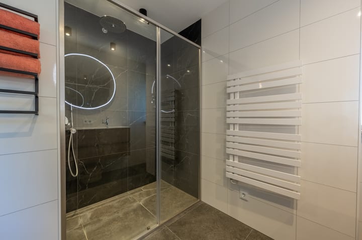 Foto 33 van van Limburg Stirumlaan 13