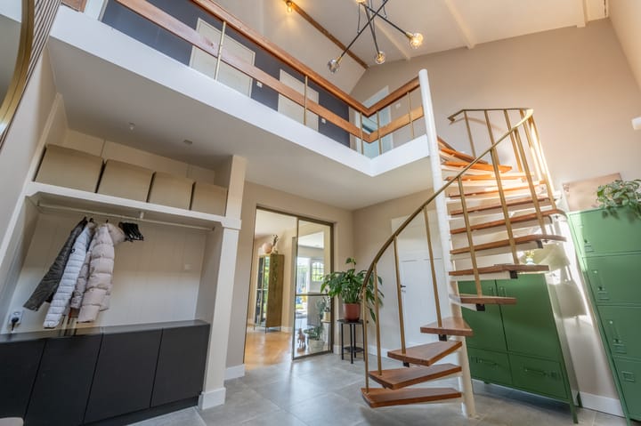 Foto 38 van van Limburg Stirumlaan 13