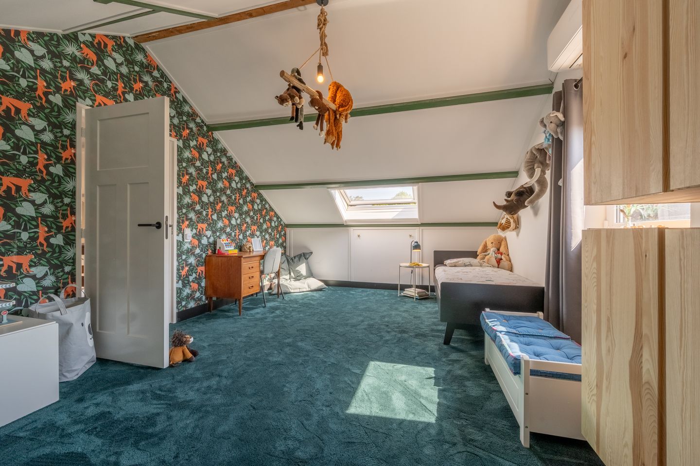 Foto 44 van van Limburg Stirumlaan 13