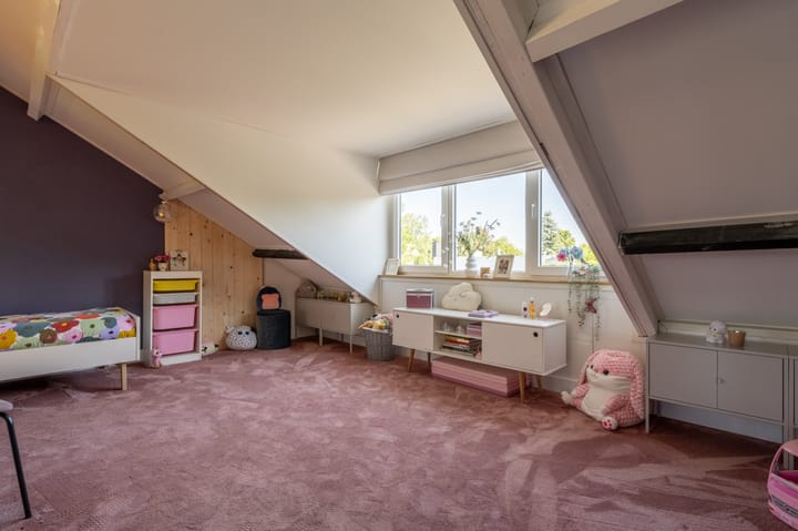 Foto 48 van van Limburg Stirumlaan 13