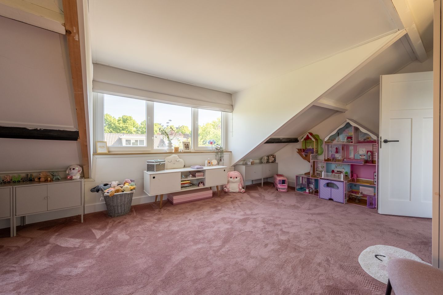 Foto 49 van van Limburg Stirumlaan 13