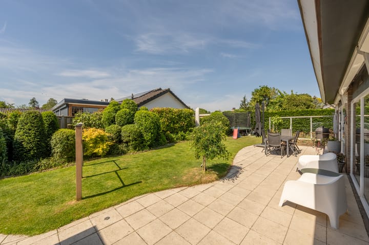 Foto 54 van van Limburg Stirumlaan 13