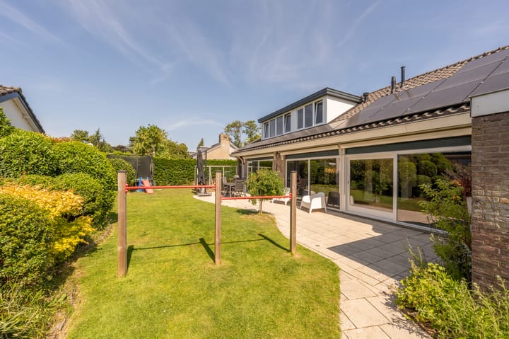 Foto 55 van van Limburg Stirumlaan 13