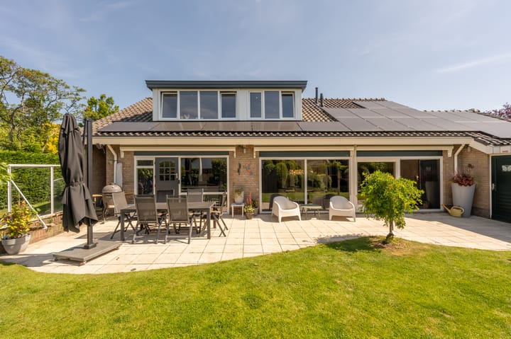 Foto 56 van van Limburg Stirumlaan 13