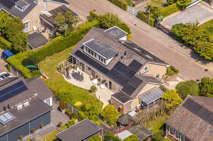 Foto 62 van van Limburg Stirumlaan 13