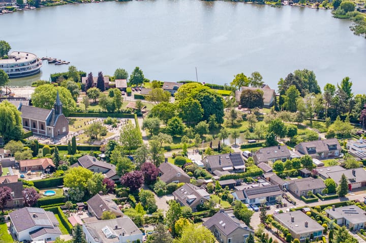 Foto 63 van van Limburg Stirumlaan 13