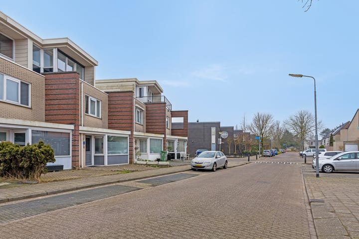 Photo 42 of Louis Armstrongstraat 26