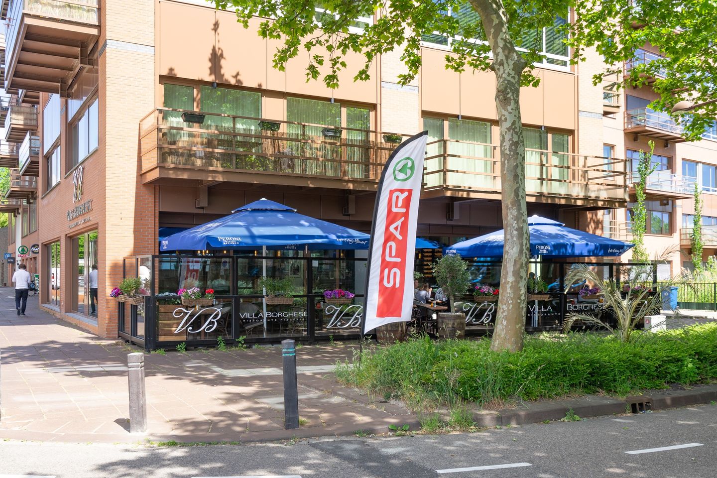 Photo 35 of Chet Bakerstraat 201