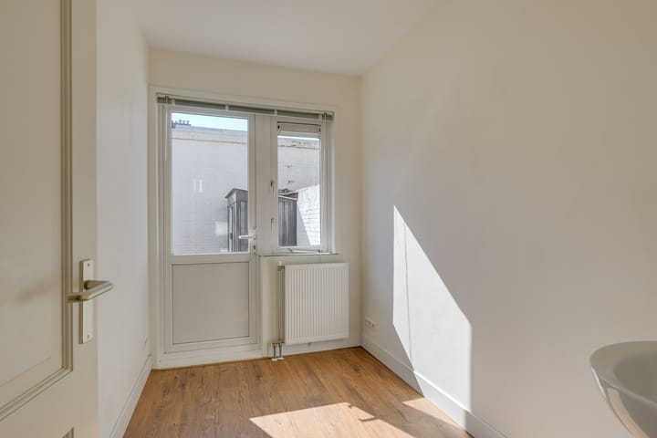 Photo 14 of Claudiusstraat 1