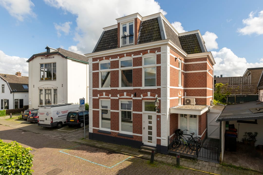 Photo 1 of Burgemeester Penstraat 2-B