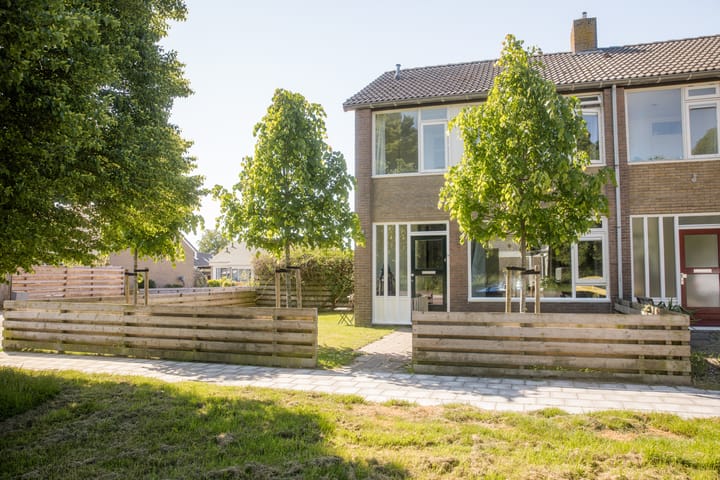 Foto 1 van Menno Simonsstraat 16