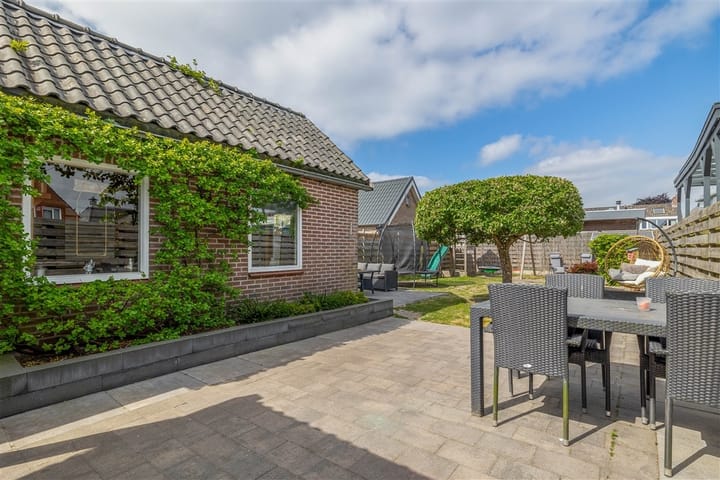 Foto 5 van Middenweg 8