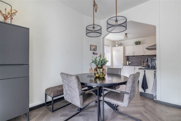 Foto 12 van Middenweg 8