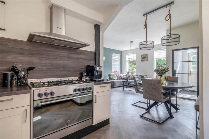 Foto 14 van Middenweg 8