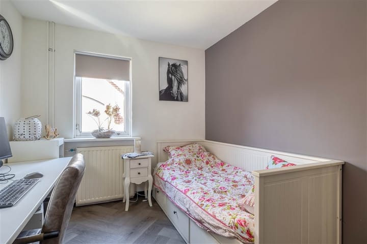 Foto 15 van Middenweg 8