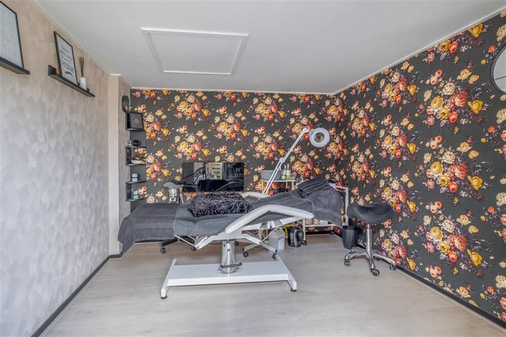 Foto 31 van Middenweg 8