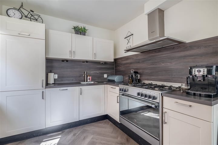 Foto 3 van Middenweg 8