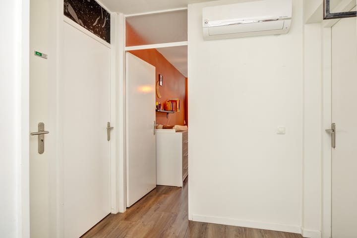 Photo 14 of Wilhelminastraat 273