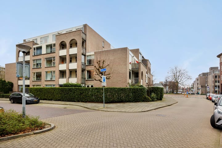 Photo 27 of Wilhelminastraat 273