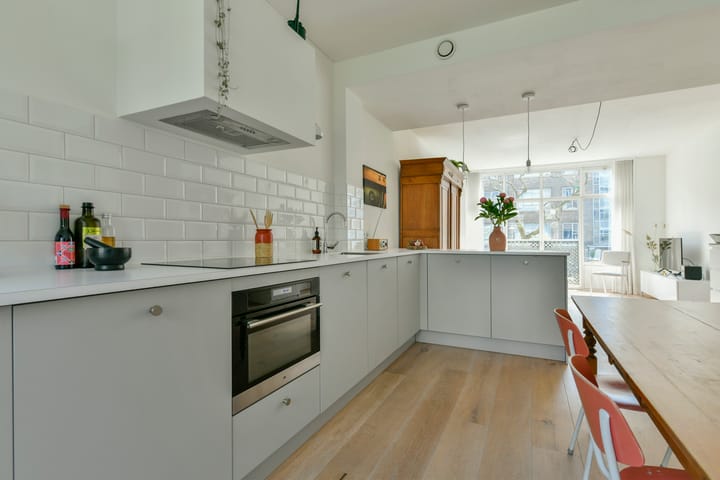 Photo 2 of Louise de Colignystraat 36-H