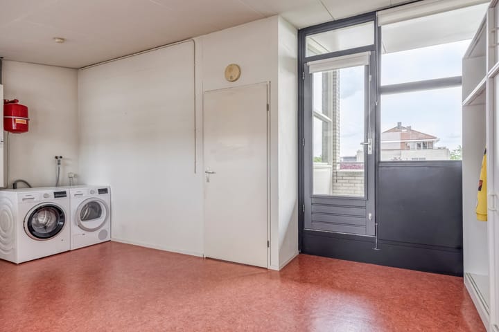 Foto 28 van Schout van Herenthalsplein 23