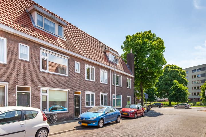 Photo 2 of Pijnboomstraat 1-BS