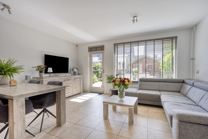 Foto 2 van Suze Robertsonstraat 70