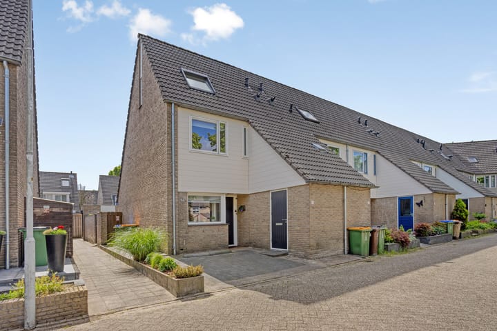 Foto 1 van Suze Robertsonstraat 70