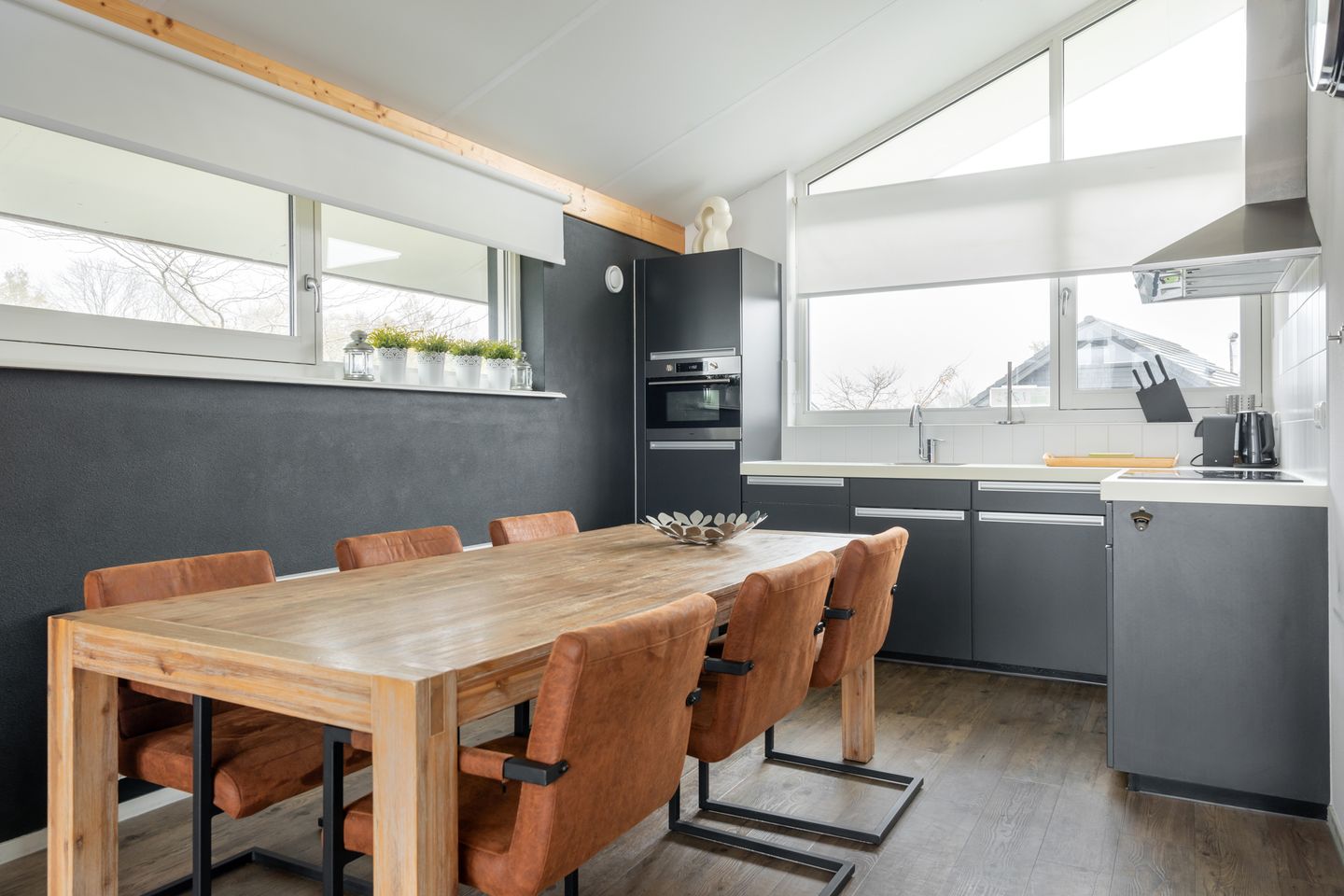 Foto 4 van Jongebuorren 25