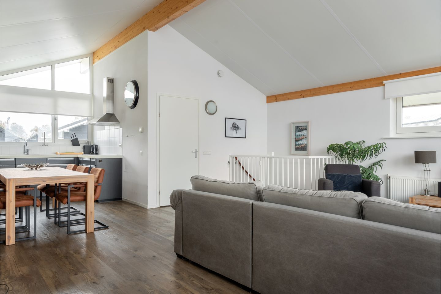 Foto 19 van Jongebuorren 25