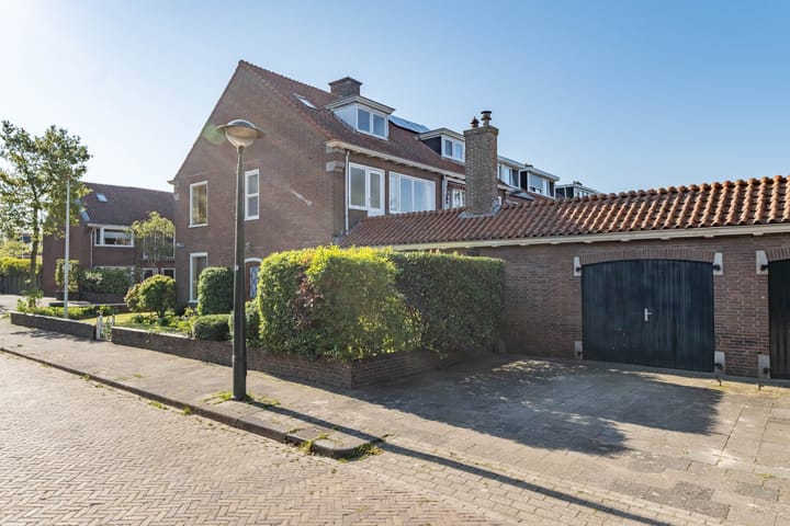 Foto 12 van Helmersstraat 1