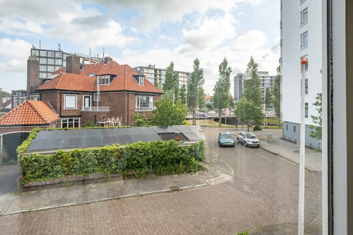 Foto 43 van Helmersstraat 1