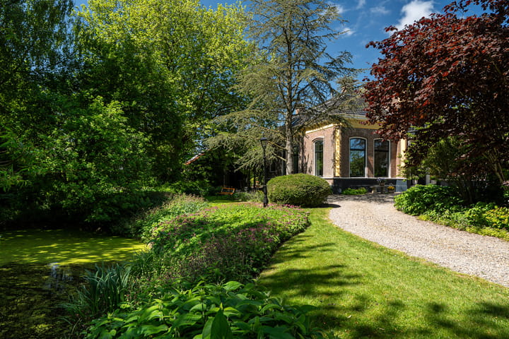 Photo 3 of Tsjerkeleane 1